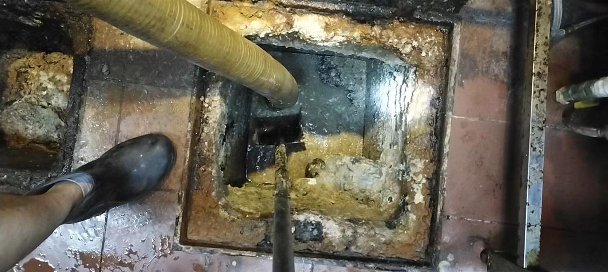 幸福路街道污水池清理一般都有毒气，怎么预防中毒呢？