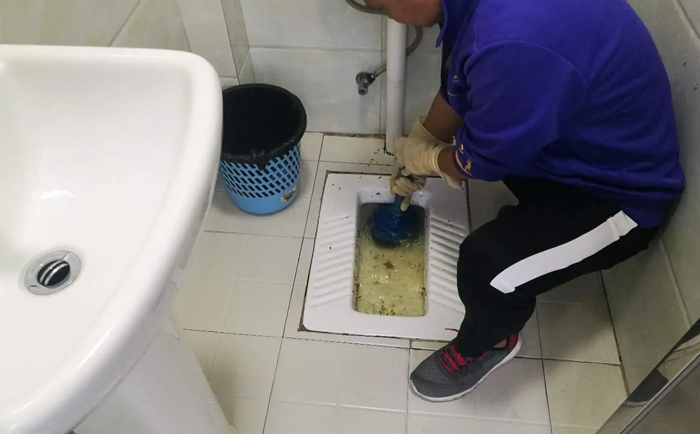 幸福路街道疏通蹲坑