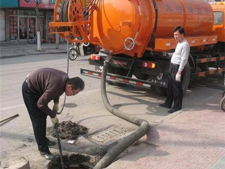 幸福路街道清掏化粪池,健康生活从这里开始
